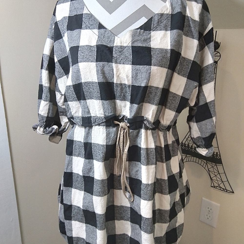 TMHL Women's Top size L black white buffalo check tunic draw string waist